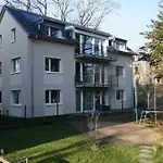 Stilvolle Wohnung In Elbnaehe Mit Balkon, Parkplatz